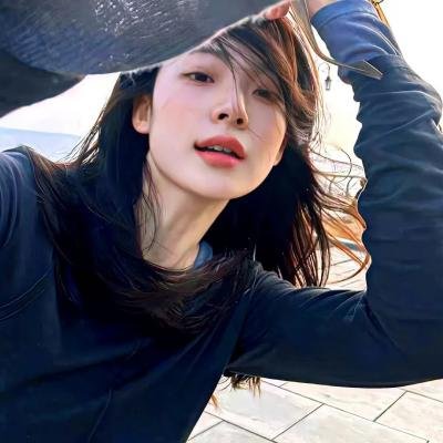 姑娘， 望着我